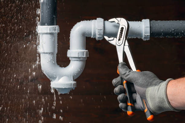 Professional Leak Detection technician working in Chelsea, OK